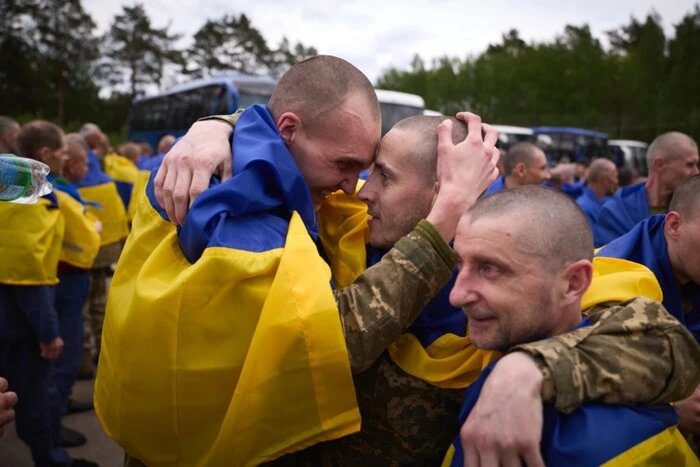Державна підтримка для звільнених з полону: відпустка, компенсації та юридична допомога