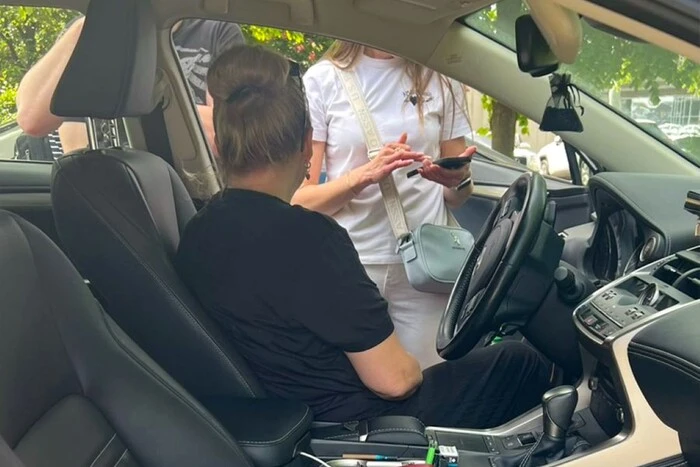 Зняття з розшуку ТЦК за $4 тис.: у Києві затримано підозрювану в незаконній «схемі»