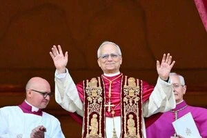 Раніше набуло популярності відео, на якому понтифік сказав «Вперед, «Рома»!»