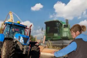 Від верстатниці до трактористки: українки змінюють стереотипи щодо «чоловічих» професій