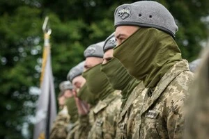 У відкритті знака взяли участь воїни та представники командування ССО