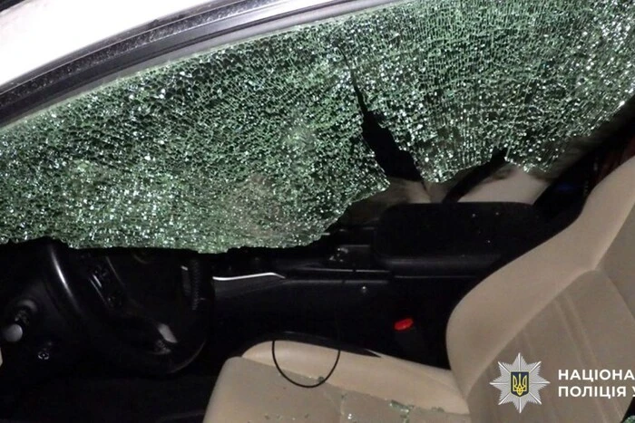 У Дніпровському районі чоловік викрав з автівки сусіда 100 тисяч гривень (фото)