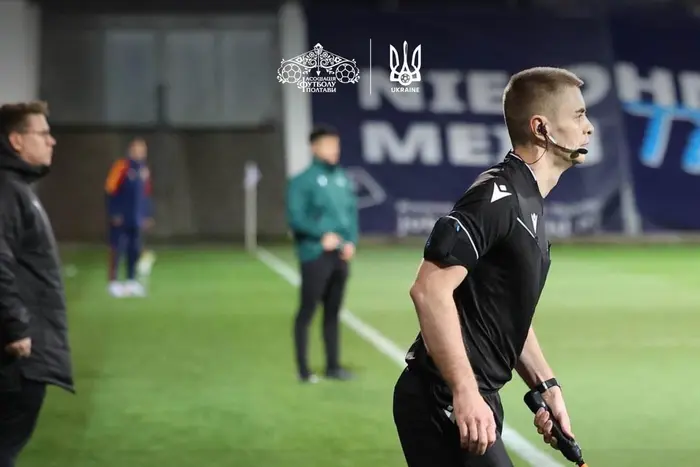 Українські арбітри працюватимуть на півфінальному матчі юнацького Євро з футболу