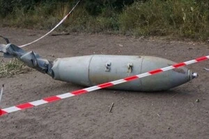 Запоріжжя: РФ скинула на село п’ять авіабомб, під завалами люди