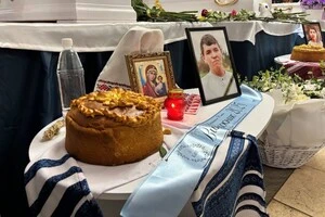 Роман за два тижні мав святкувати випускний