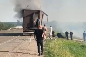 Одна з вантажівок, що брала участь у спецоперації «Павутина», вибухнула (відео)