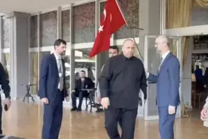 Очільник української делегацій (по центру) та посол України в Туреччині (праворуч)