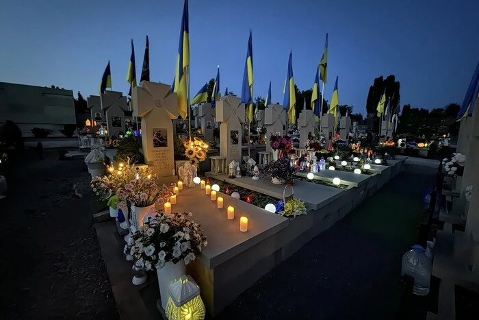 Меморіальне військове кладовище з білого каменя. Тернополь зробив це першим (фото)