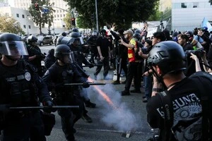 Президент США відправив військових та правоохоронців, аби зупинити протести