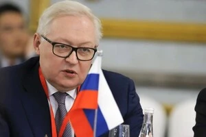 Російський топдипломат назвав що допоможе покласти край війні
