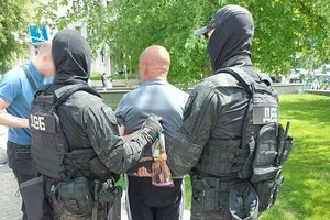 Правоохоронці затримали ділка одразу після одержання бажаної суми – 400 тис. грн