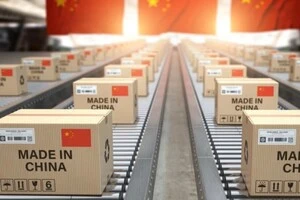 Рекордне падіння експорту Китаю до США: Bloomberg розкрив, чого чекати 