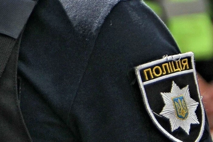 Поліція покарала нетверезу компанію, яка «відпочивала» на озері під музику окупанта
