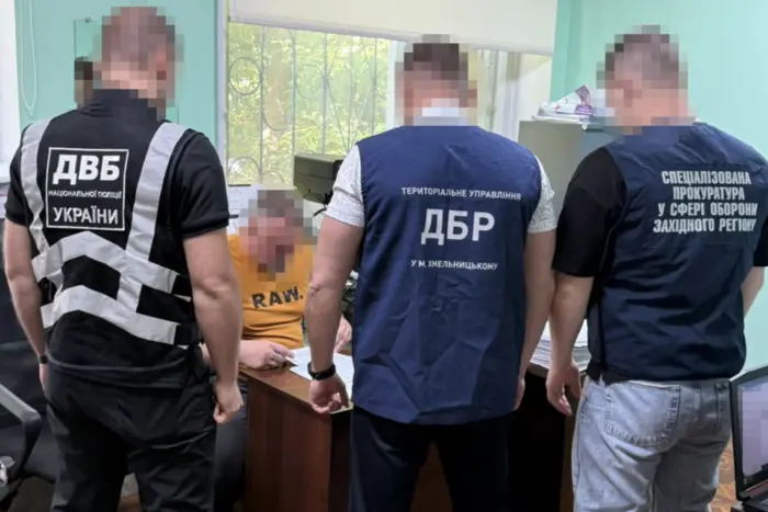 Наживалися на армії. ДБР викрило хлібну схему на Хмельниччині