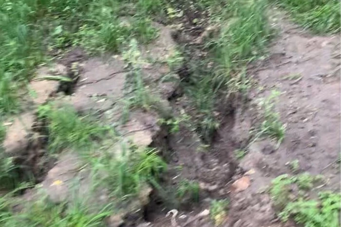 Зсув ґрунту у центрі Києва: мешканці багатоповерхівки благають про допомогу