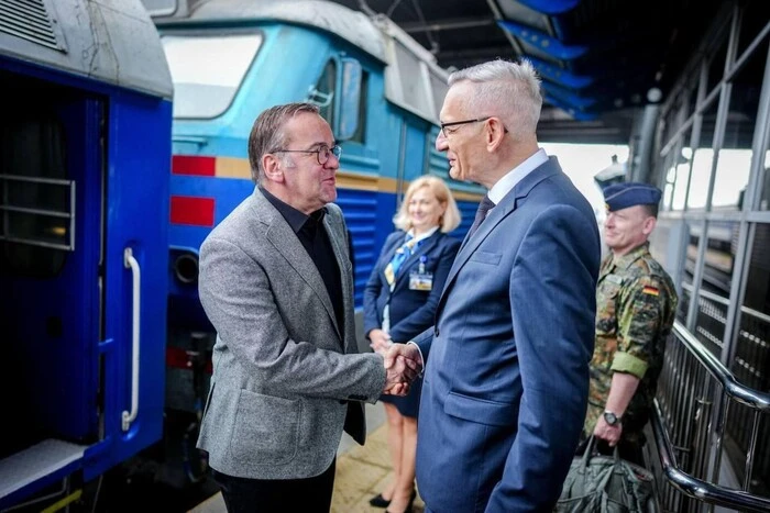 Пісторіус прибув із візитом до Києва