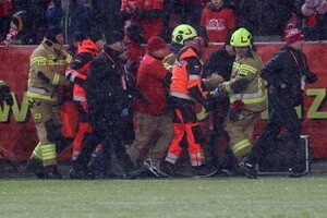 Зустріч Фінляндія – Польща було перервано більш ніж на півгодини через те, що уболівальнику стало погано