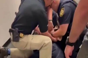 Американського сенатора «скрутили» на пресконференції міністра внутрішньої безпеки