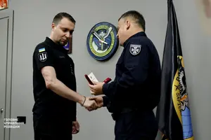 Буданов отримав подарунок від ДСНС за унікальну рятувальну операцію в Києві