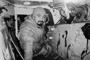 Коли в Україну прийшла велика війна, Артем став до лав захисників, боронив схід України від російської навали