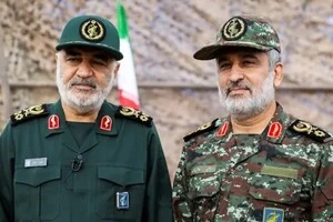 Головнокомандувач КВІР Хосейн Салямі і ліквідований командувач повітряно-космічних сил Амір Алі Хаджизаде