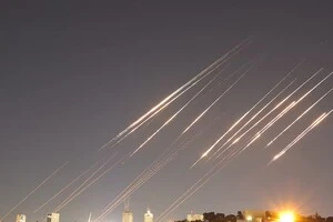  Іран запускає ракети по Ізраїлю