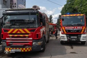  Рятувальники ліквідовують наслідки атаки рф на Київ 10 червня