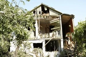 Вночі один із російських ударних дронів впав посеред приватного сектору на Русанівських садах