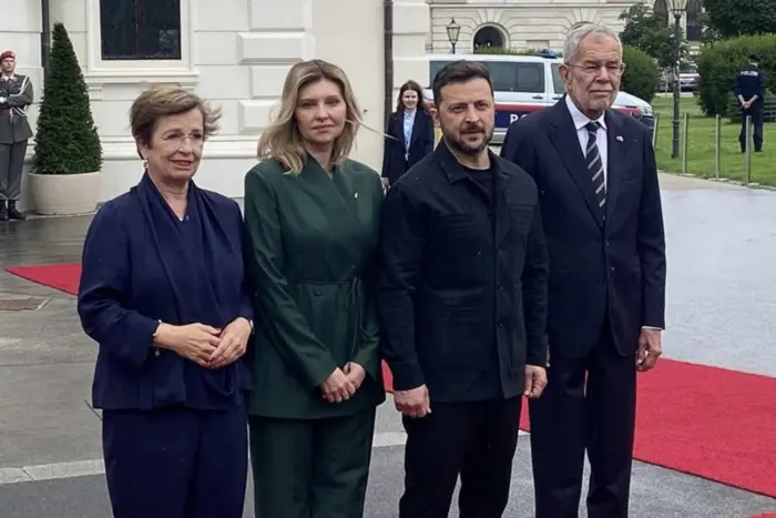 Зеленський прибув у Австрію