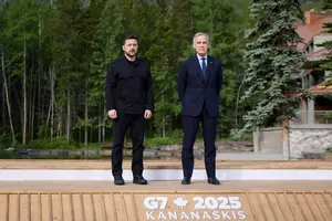 Володимир Зеленський з Марком Карні на полях саміту G7