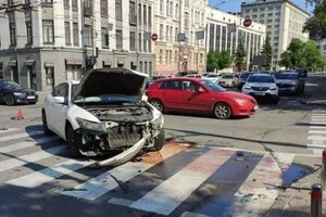 Через ДТП на перехресті вулиць Антоновича та Федорова тролейбуси рухаються із затримкою 