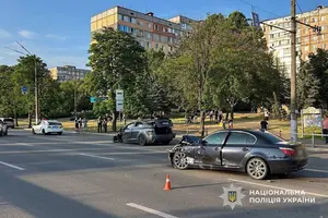 У Кривому Розі сталася смертельна аварія за участі чотирьох авто (відео)