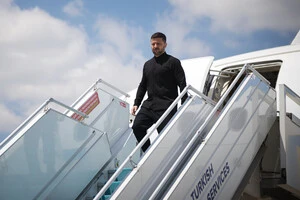 Зеленський прибув до Британії