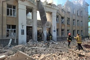 РФ вдарила балістикою по ліцею в Білгород-Дністровському: є загиблі (фото, відео)