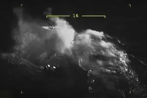 Українські бійці знищили російський катер з десантом (відео)