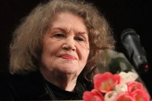 Українська письменниця Ліна Костенко та її донька Оксана Пахльовська долучилися до відкритого звернення понад 30 українських культурних та громадських діячів