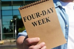 Польща запроваджує чотириденний робочий тиждень без зменшення зарплати