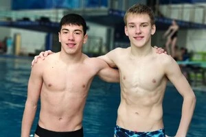 Назарій Кононенко та Валерій Малєєв стали переможцями у синхронних стрибках з вишки