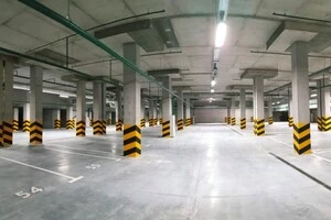 Місто не може додати паркінг до переліку захисних споруд без згоди власника