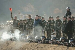 Північна Корея отримує технічні консультації в обмін на зброю та особовий склад