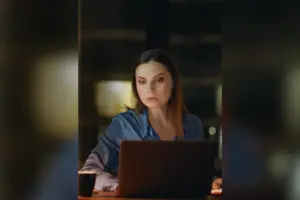 На офіційній сторінці Білого дому в Instagram було оприлюднено відео під назвою «Time. Grit. Reward» 