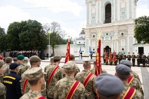 У День Конституції Володимир Зеленський відзначив видатних українців державними нагородами