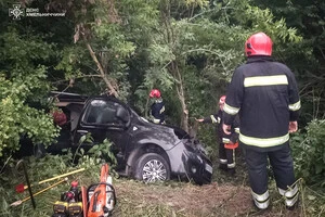 Рятувальники Хмельниччини ліквідували ДТП у якій загинув чоловік та підліток