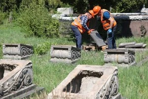 Львів: фахівці розкопали 90% радянських могил на Пагорбі Слави