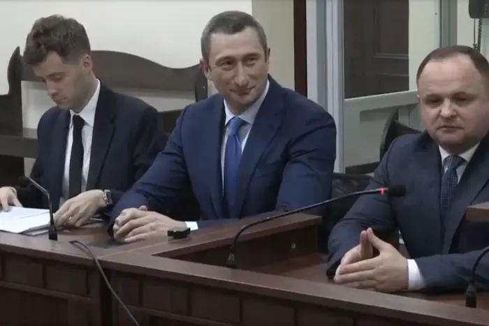 Суд відмовився відсторонити Чернишова з посади віцепрем’єра