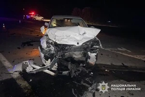 На Закарпатті зіштовхнулись Volkswagen та Skoda: семеро травмованих, серед них діти (фото)