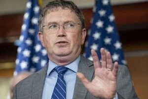 Маск хоче профінансувати заклятого ворога Трампа