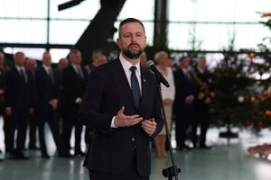 Польща прокоментувала призупинення поставок американської зброї Україні