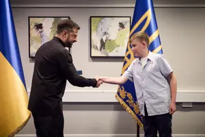 Зеленський вручив нагороду 11-річному волонтеру Єнсу Фогу Томсену