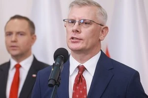 Навроцький підкреслив, що «активне керівництво Республікою Польща вимагає найкращих співробітників навколо президента»